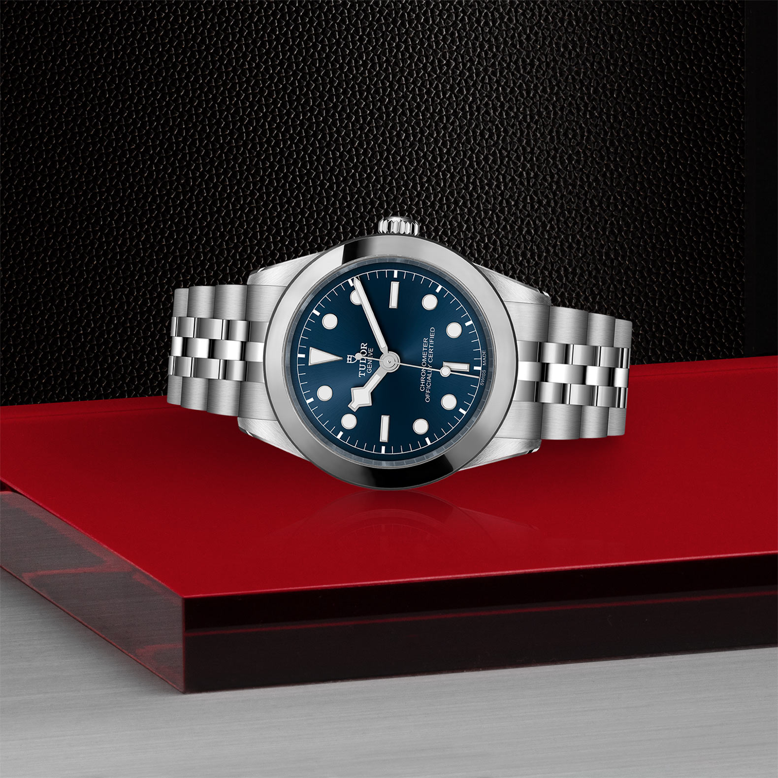 M79660-0002-tudor_watch_carousel_3_4-10-2023-1 TUDOR Black Bay 39 M79660-0002 - Image 9