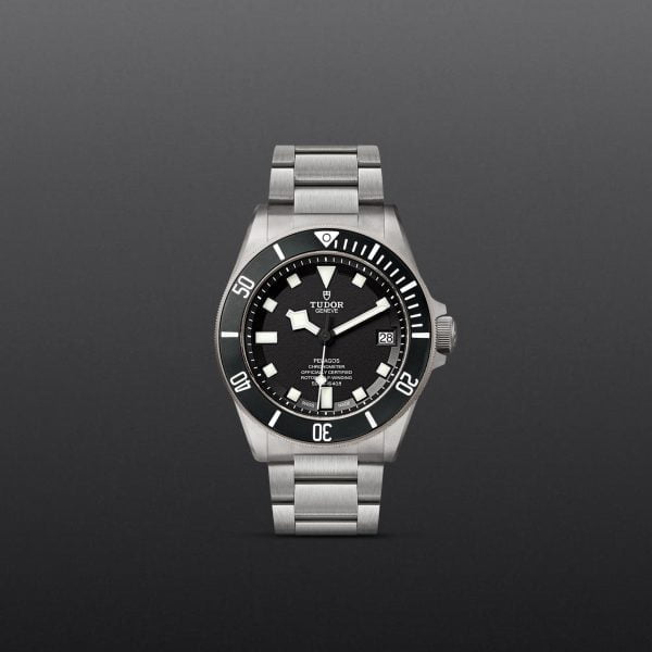 M25600TN 0001 tudor watch carousel 1 4 10 2023 1