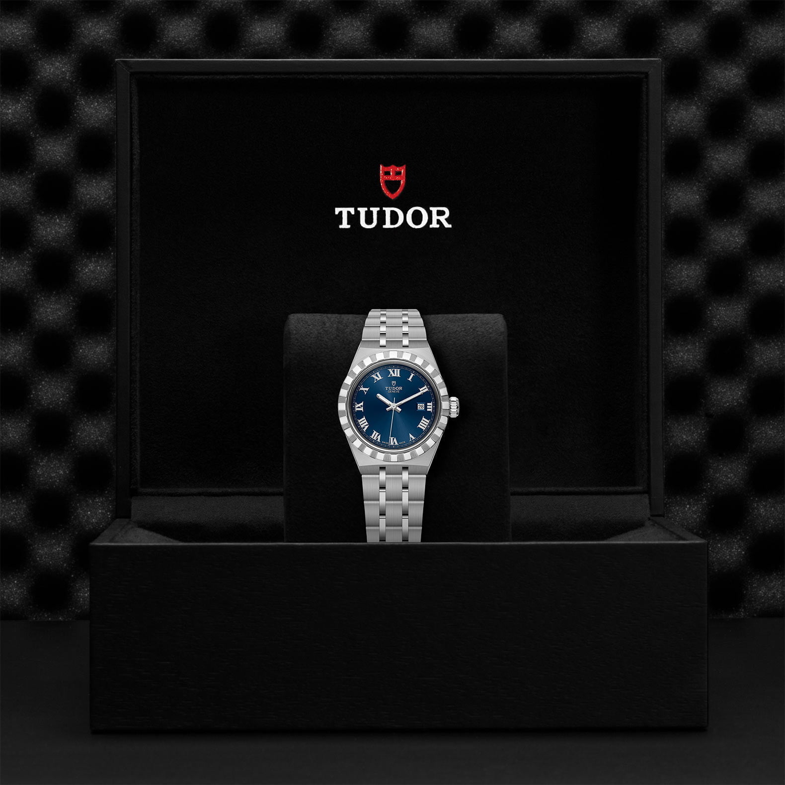 M28300 0006 Tudor Watch Carousel 4 4 10 2023 1