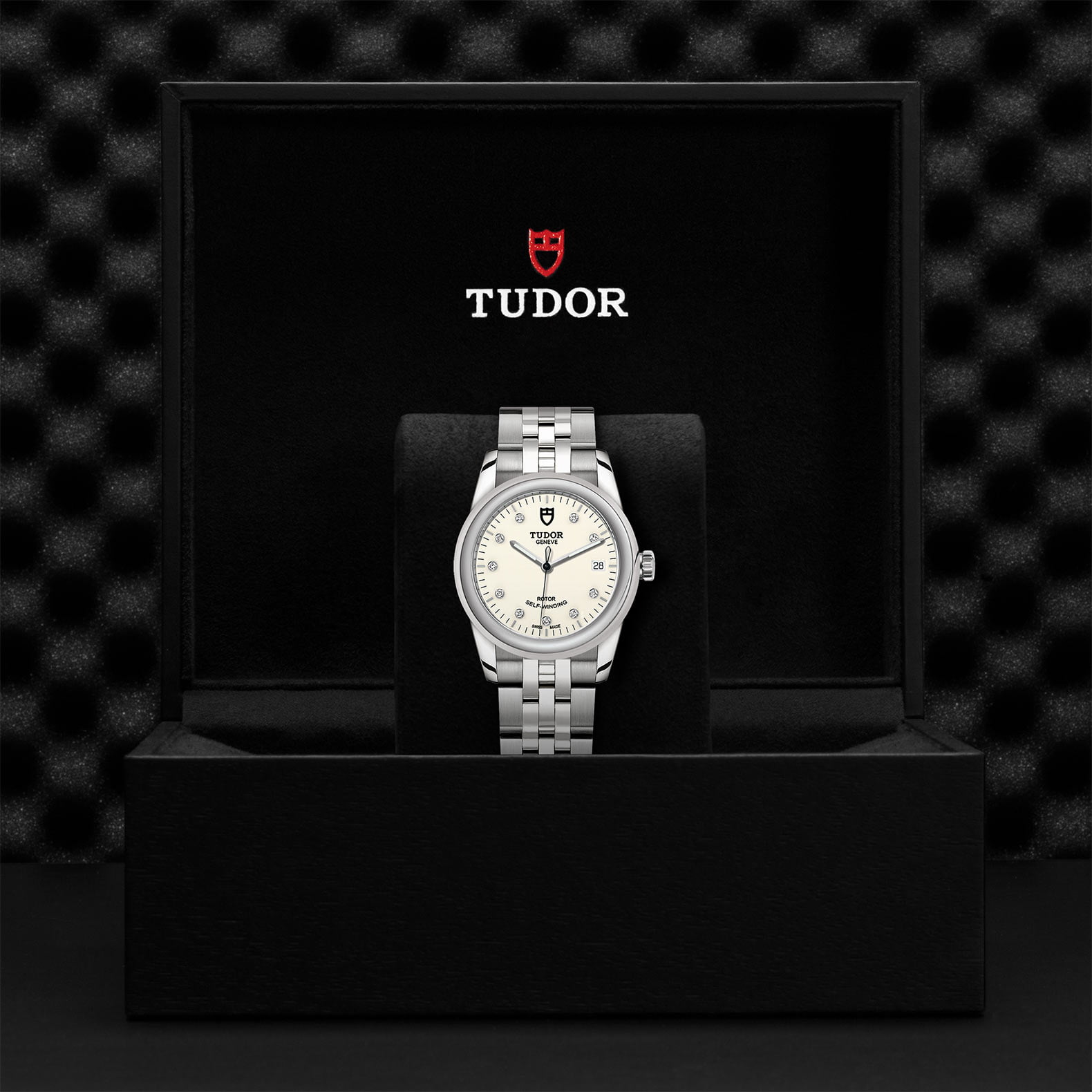 M55000 0104 Tudor Watch Carousel 4 4 10 2023 1
