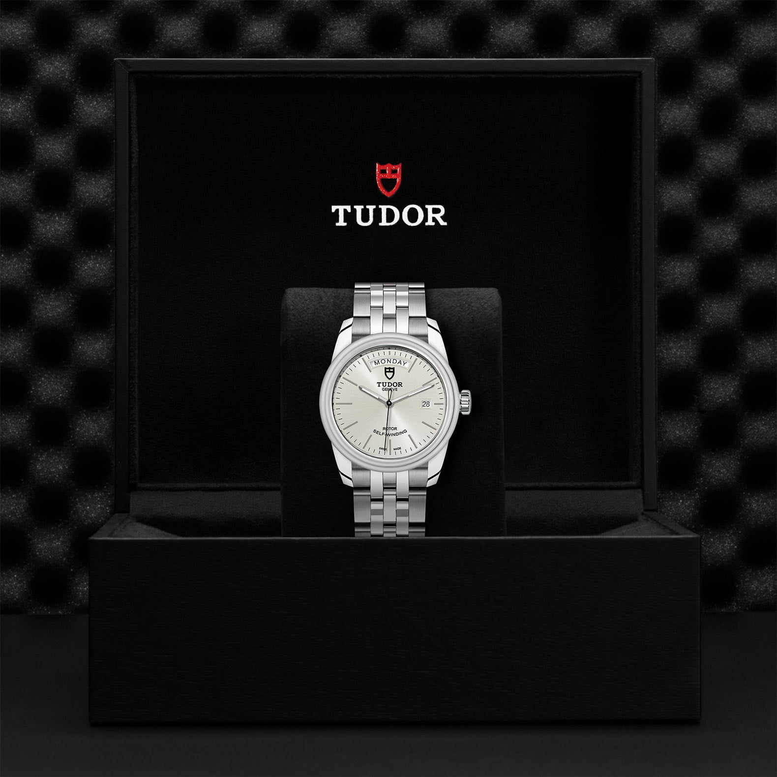 M56000 0005 Tudor Watch Carousel 4 4 10 2023 1