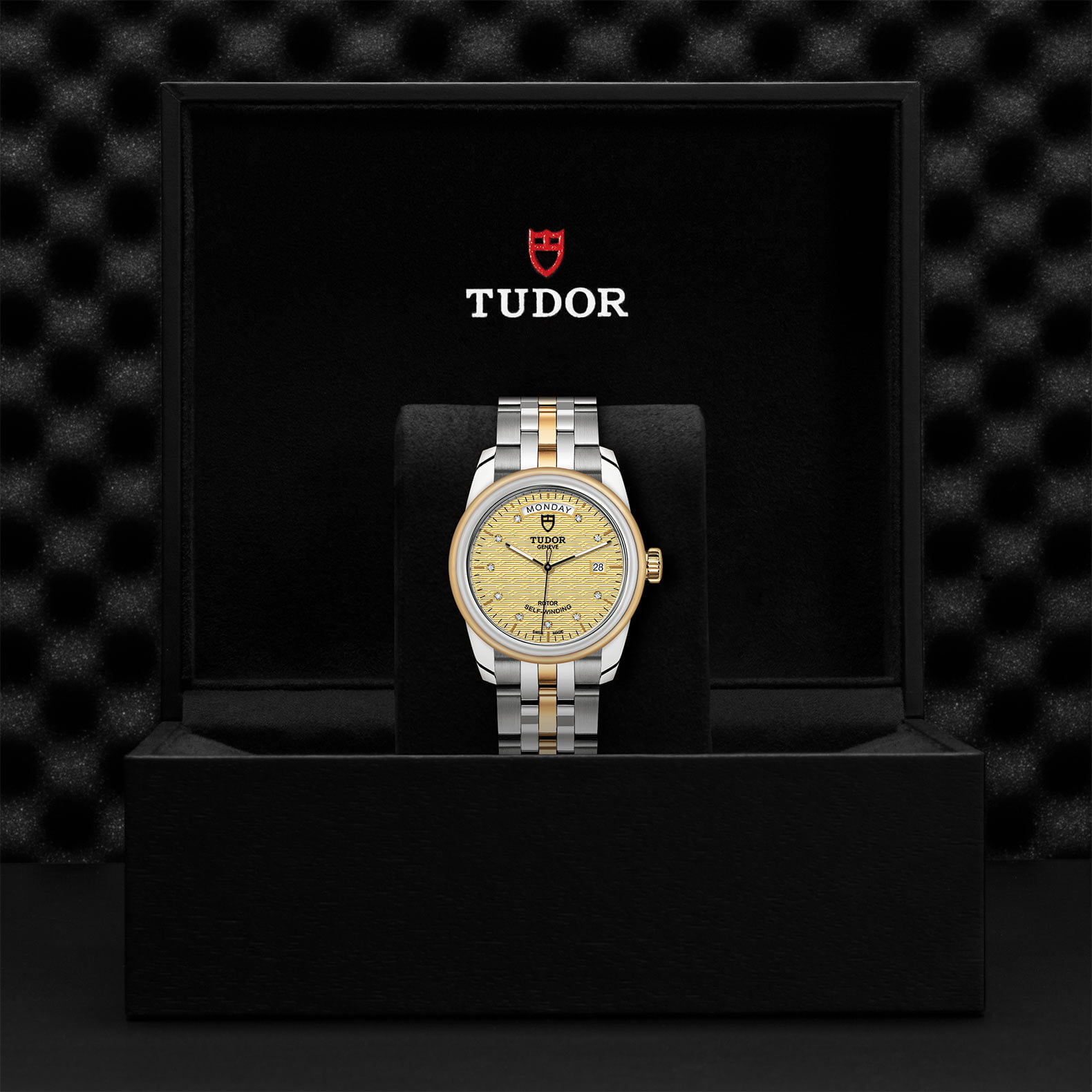 M56003 0004 Tudor Watch Carousel 4 4 10 2023 1