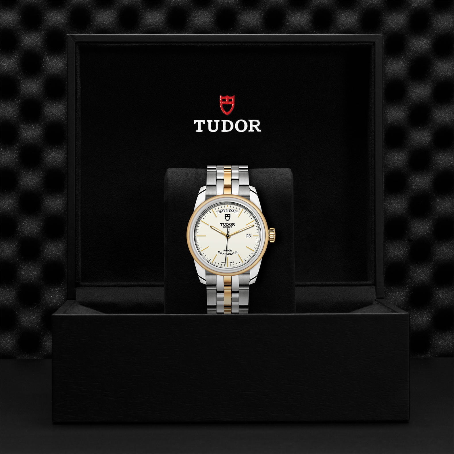 M56003 0112 Tudor Watch Carousel 4 4 10 2023 1