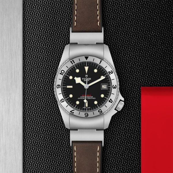 M70150 0001 tudor watch carousel 2 4 10 2023 1