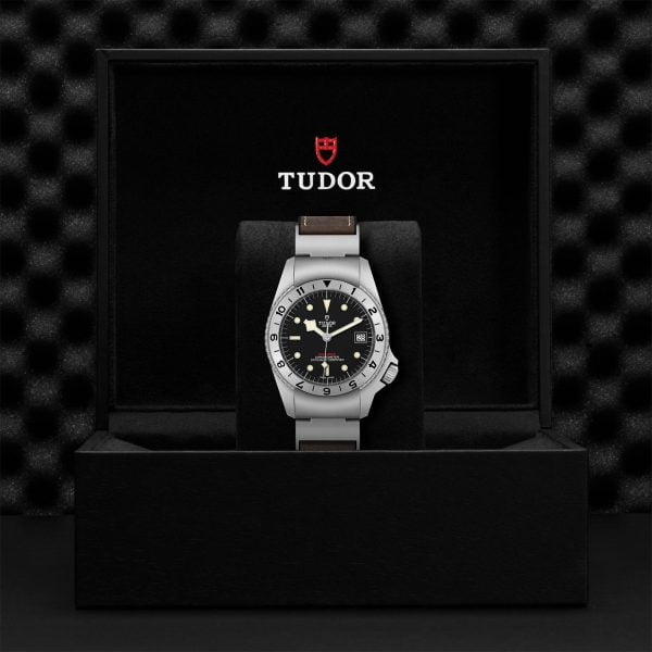 M70150 0001 tudor watch carousel 4 4 10 2023 1