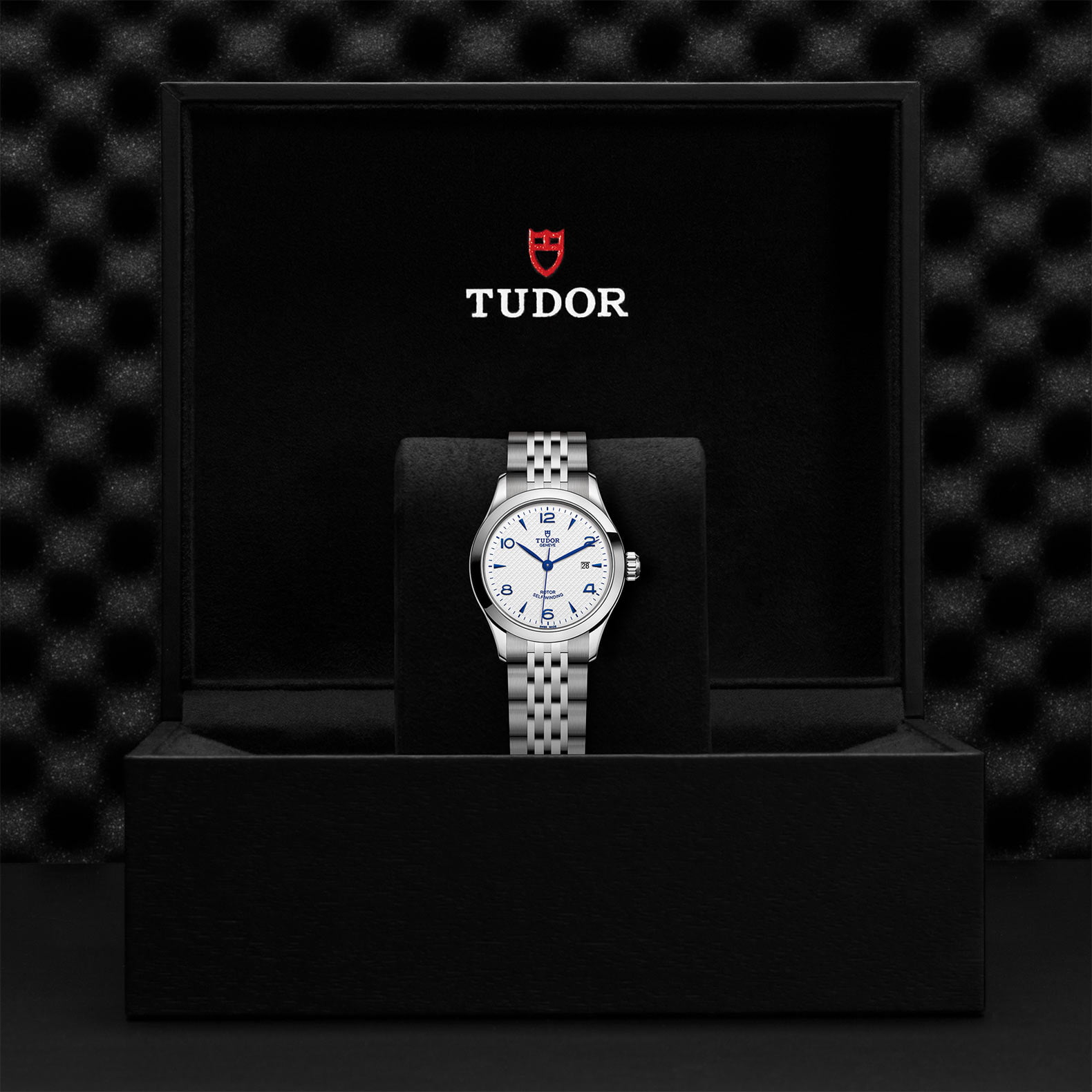 M91350 0005 Tudor Watch Carousel 4 4 10 2023 1