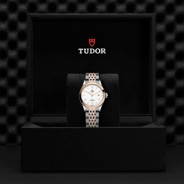 M91351 0009 tudor watch carousel 4 4 10 2023 1