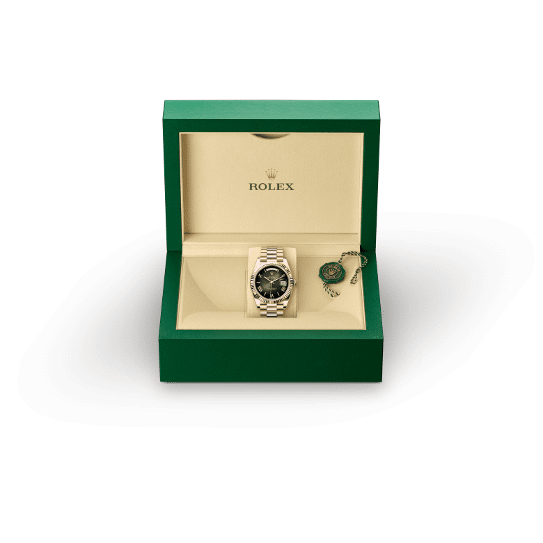 Rolex M228235-0055 Dihadirkan dengan Kotak - Hung Cheong Jewellery  Watch